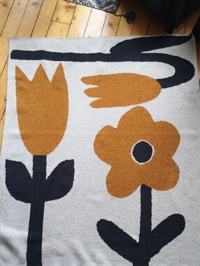 Modern/Art Deco Floral Throw Blanket